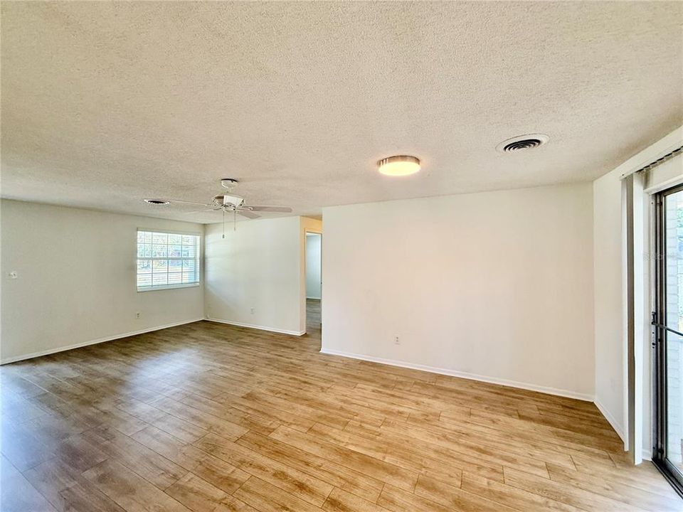 For Sale: $377,880 (3 beds, 2 baths, 1128 Square Feet)