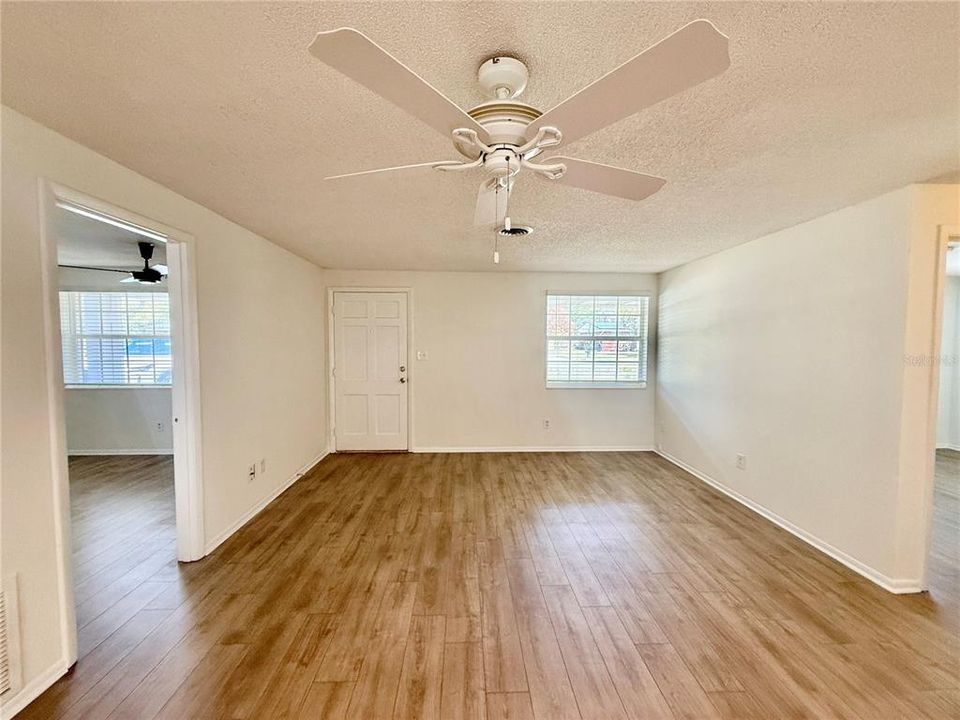 For Sale: $377,880 (3 beds, 2 baths, 1128 Square Feet)