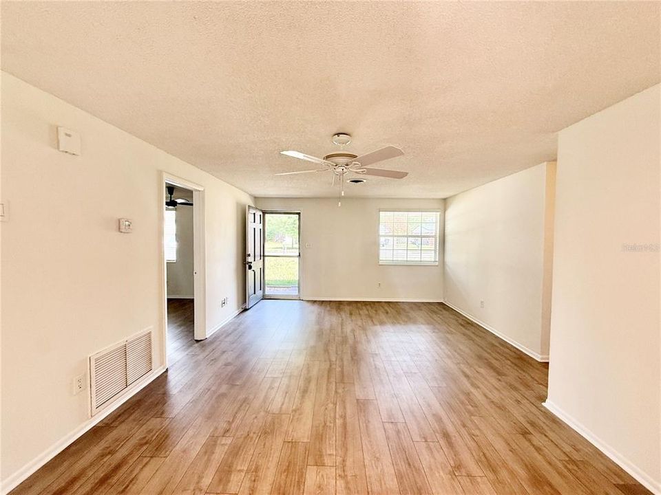 For Sale: $377,880 (3 beds, 2 baths, 1128 Square Feet)