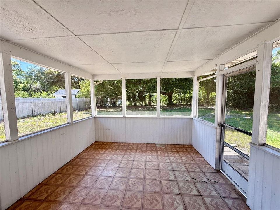 For Sale: $377,880 (3 beds, 2 baths, 1128 Square Feet)