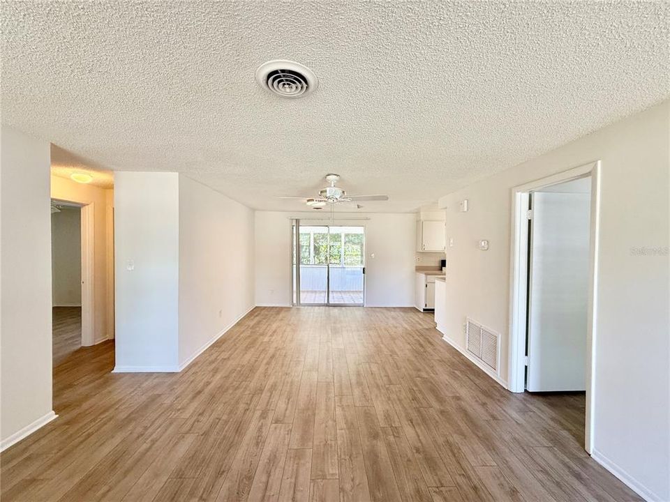 For Sale: $377,880 (3 beds, 2 baths, 1128 Square Feet)