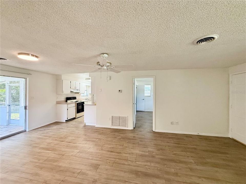 For Sale: $377,880 (3 beds, 2 baths, 1128 Square Feet)