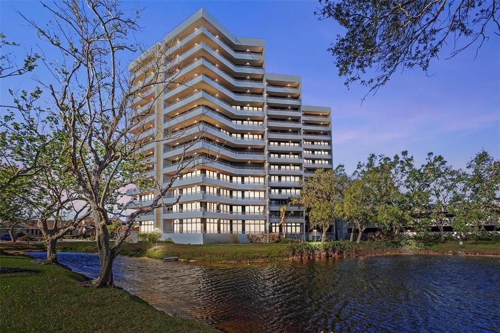 Active With Contract: $400,000 (2 beds, 2 baths, 1476 Square Feet)