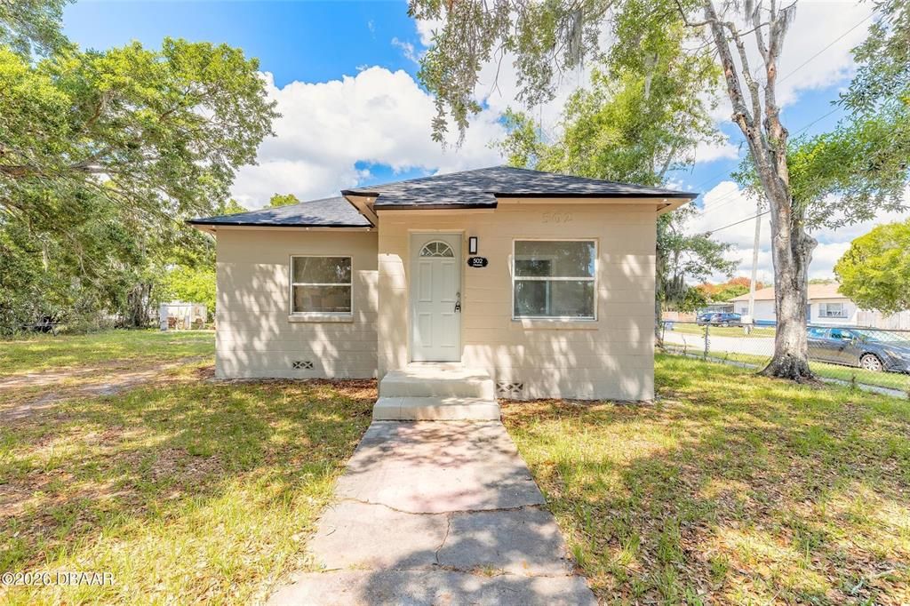 Vendido Recientemente: $195,000 (4 camas, 2 baños, 1417 Pies cuadrados)