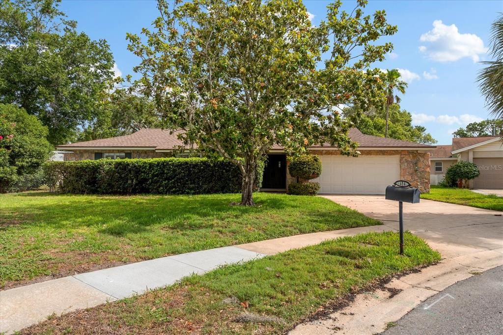For Sale: $524,900 (4 beds, 2 baths, 2803 Square Feet)