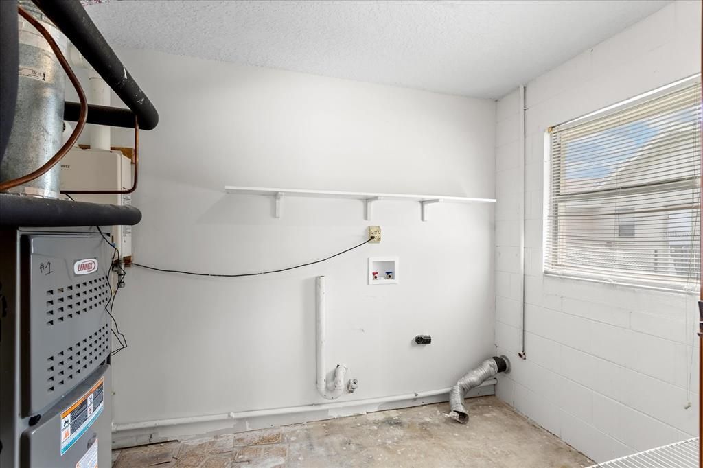For Sale: $524,900 (4 beds, 2 baths, 2803 Square Feet)