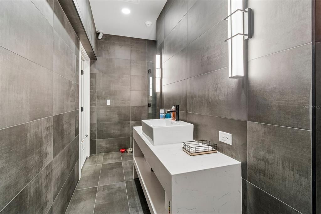 For Sale: $7,500,000 (0 beds, 0 baths, 8335 Square Feet)