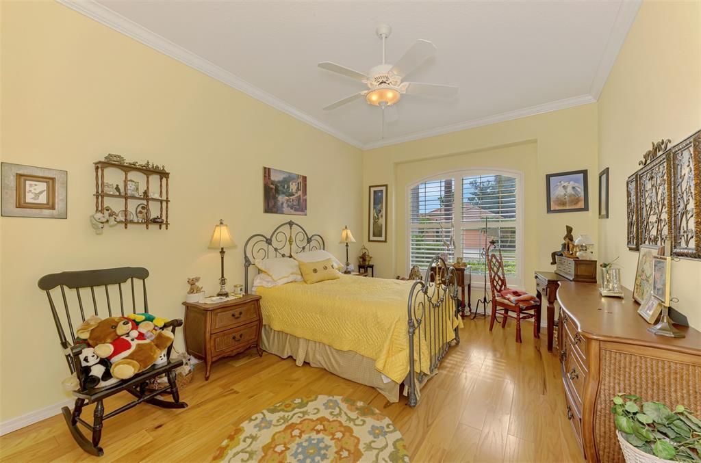 For Sale: $575,000 (2 beds, 2 baths, 2100 Square Feet)
