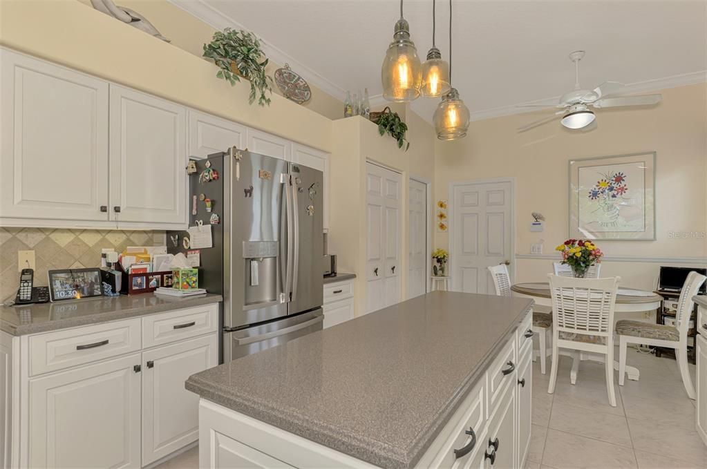 For Sale: $575,000 (2 beds, 2 baths, 2100 Square Feet)