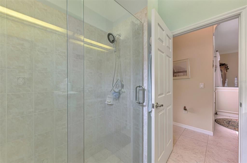 For Sale: $575,000 (2 beds, 2 baths, 2100 Square Feet)