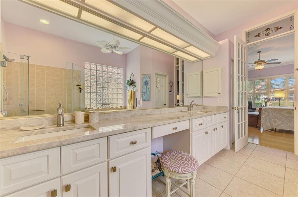 For Sale: $575,000 (2 beds, 2 baths, 2100 Square Feet)