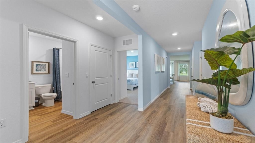 Activo con contrato: $409,990 (4 camas, 3 baños, 2020 Pies cuadrados)