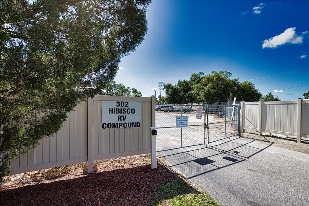 На продажу: $15,000 (0.14 acres)
