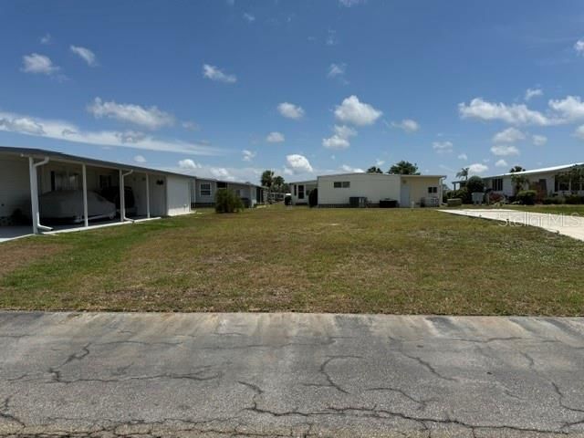 На продажу: $15,000 (0.14 acres)