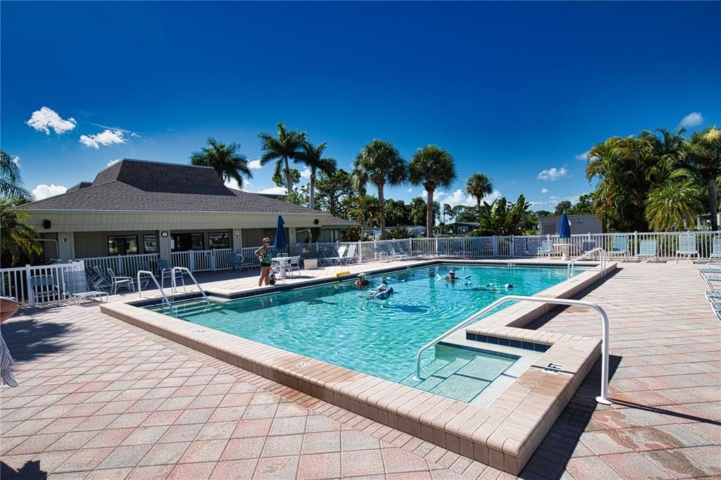 На продажу: $15,000 (0.14 acres)