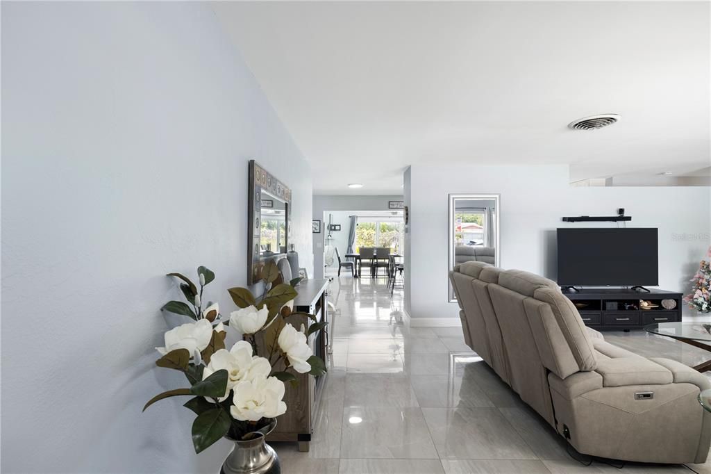 Activo con contrato: $455,000 (3 camas, 2 baños, 1836 Pies cuadrados)