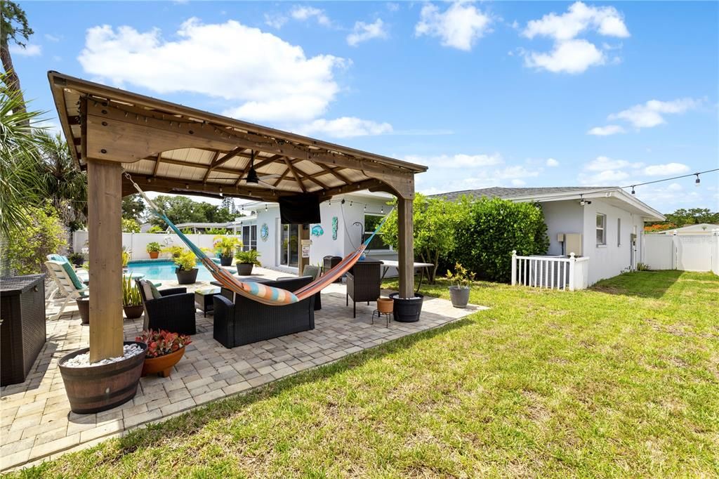 Activo con contrato: $455,000 (3 camas, 2 baños, 1836 Pies cuadrados)
