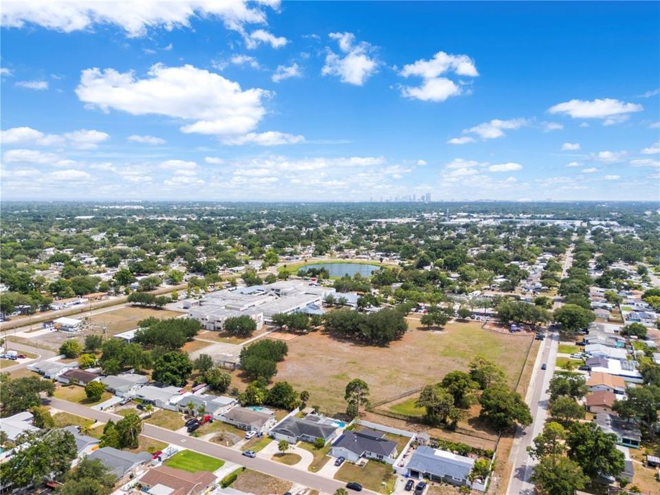 Activo con contrato: $455,000 (3 camas, 2 baños, 1836 Pies cuadrados)