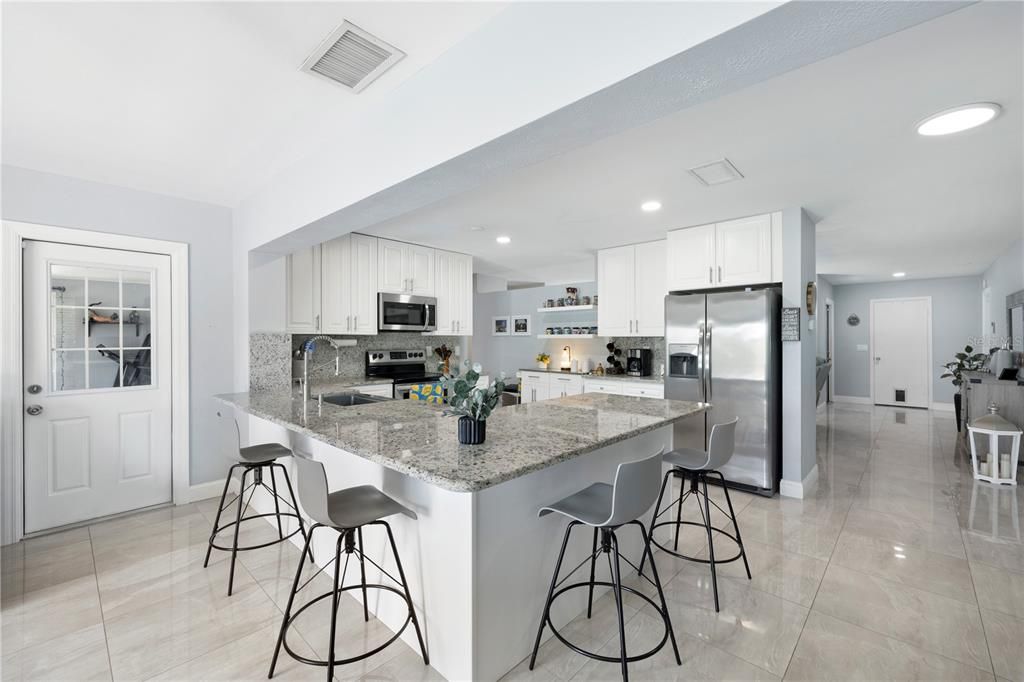 Activo con contrato: $455,000 (3 camas, 2 baños, 1836 Pies cuadrados)