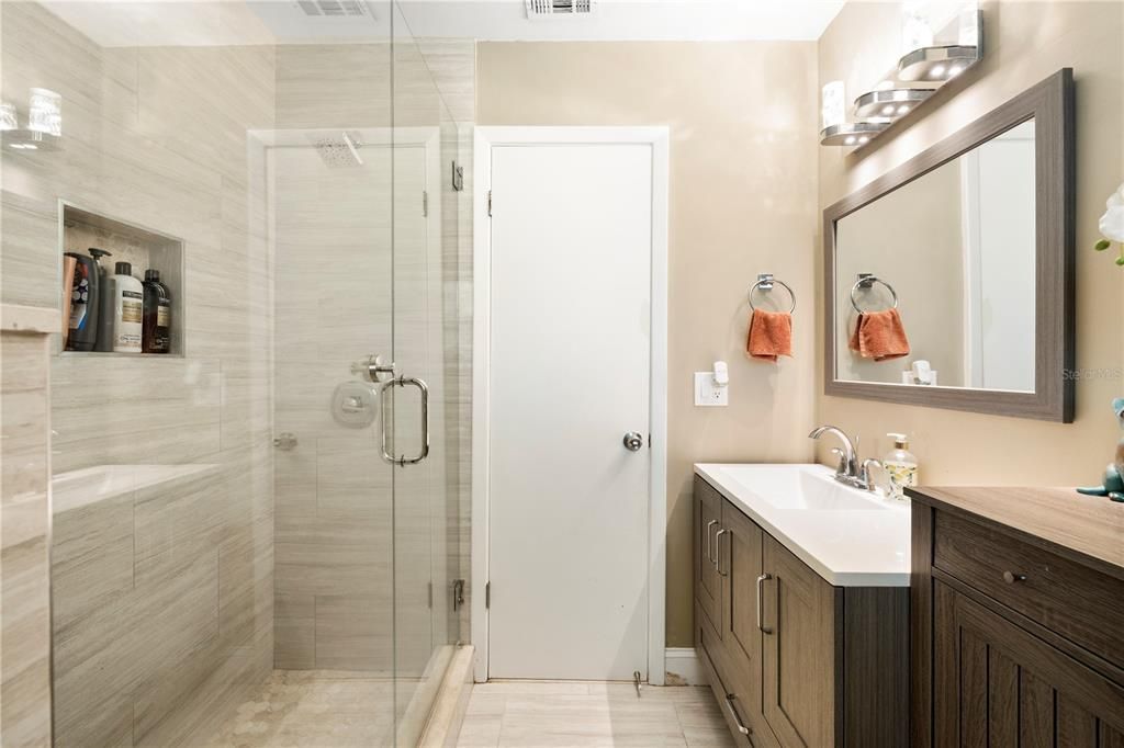 Activo con contrato: $455,000 (3 camas, 2 baños, 1836 Pies cuadrados)