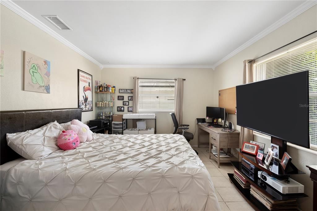 Activo con contrato: $455,000 (3 camas, 2 baños, 1836 Pies cuadrados)