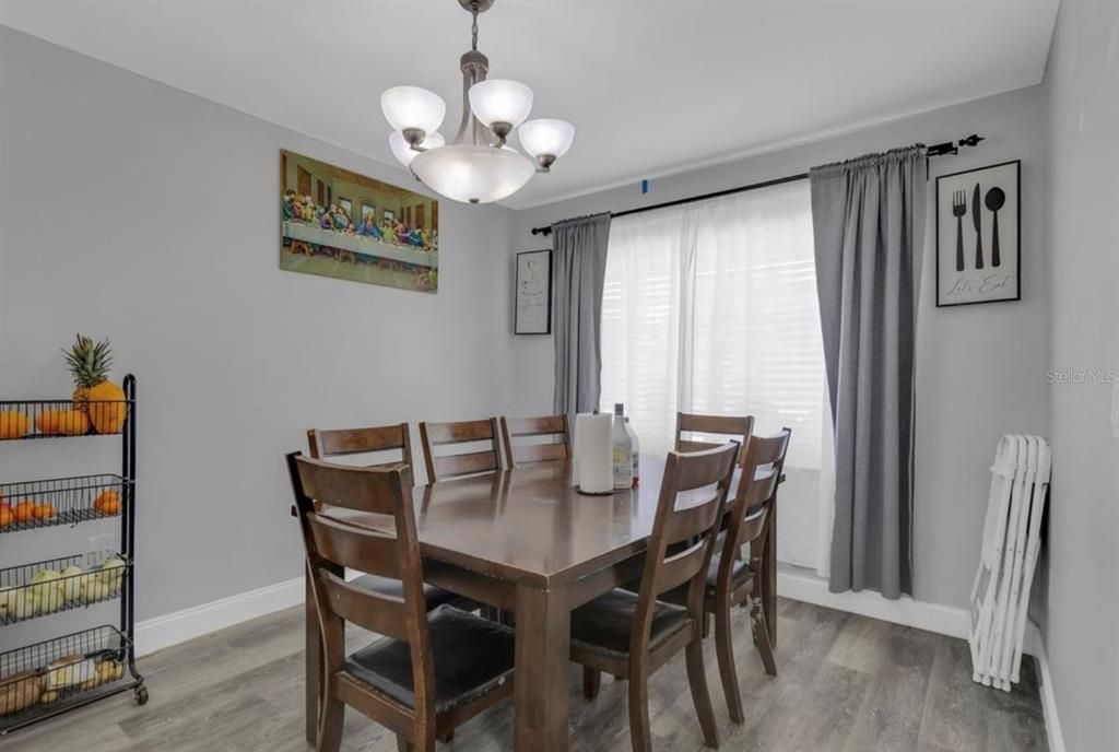For Sale: $465,000 (5 beds, 3 baths, 1930 Square Feet)