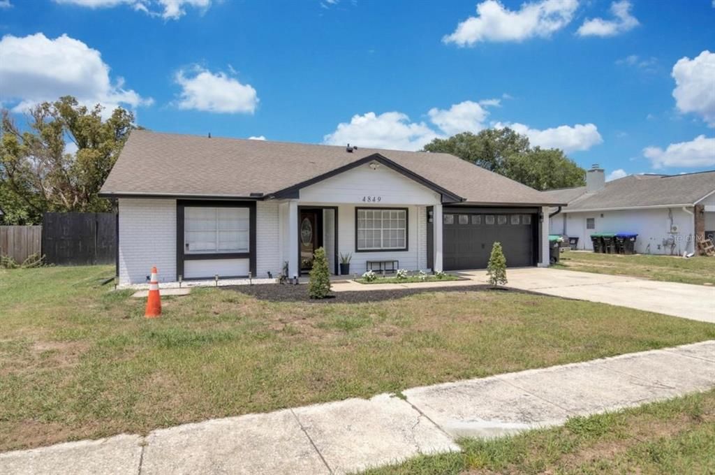 For Sale: $465,000 (5 beds, 3 baths, 1930 Square Feet)