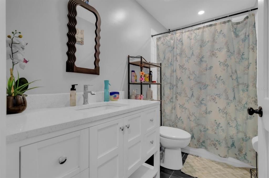 For Sale: $465,000 (5 beds, 3 baths, 1930 Square Feet)
