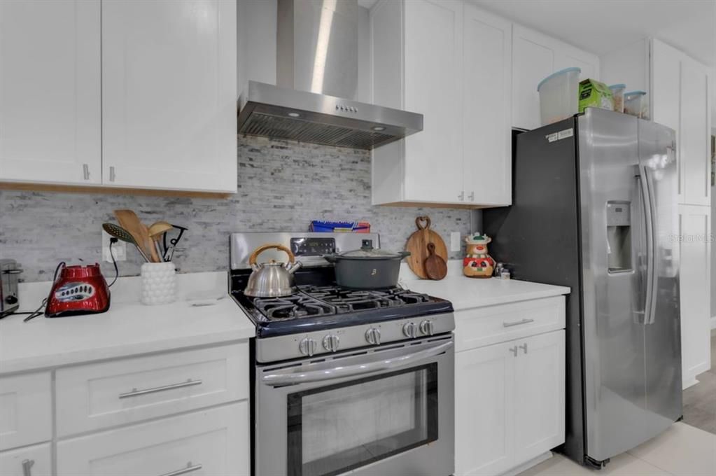 For Sale: $465,000 (5 beds, 3 baths, 1930 Square Feet)