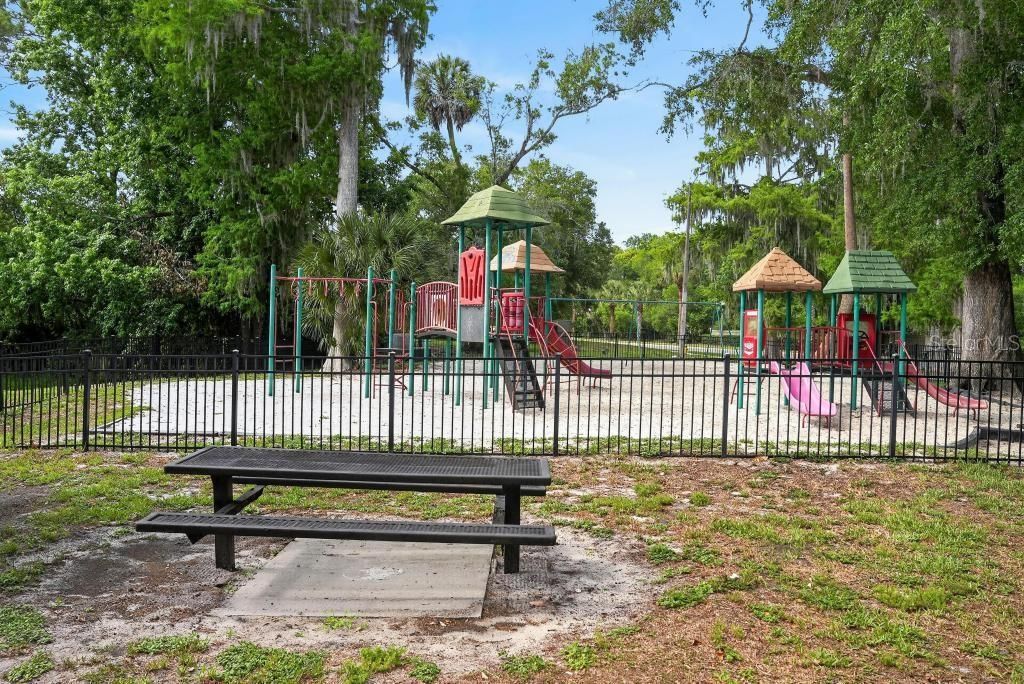 For Sale: $589,900 (6 beds, 4 baths, 2247 Square Feet)