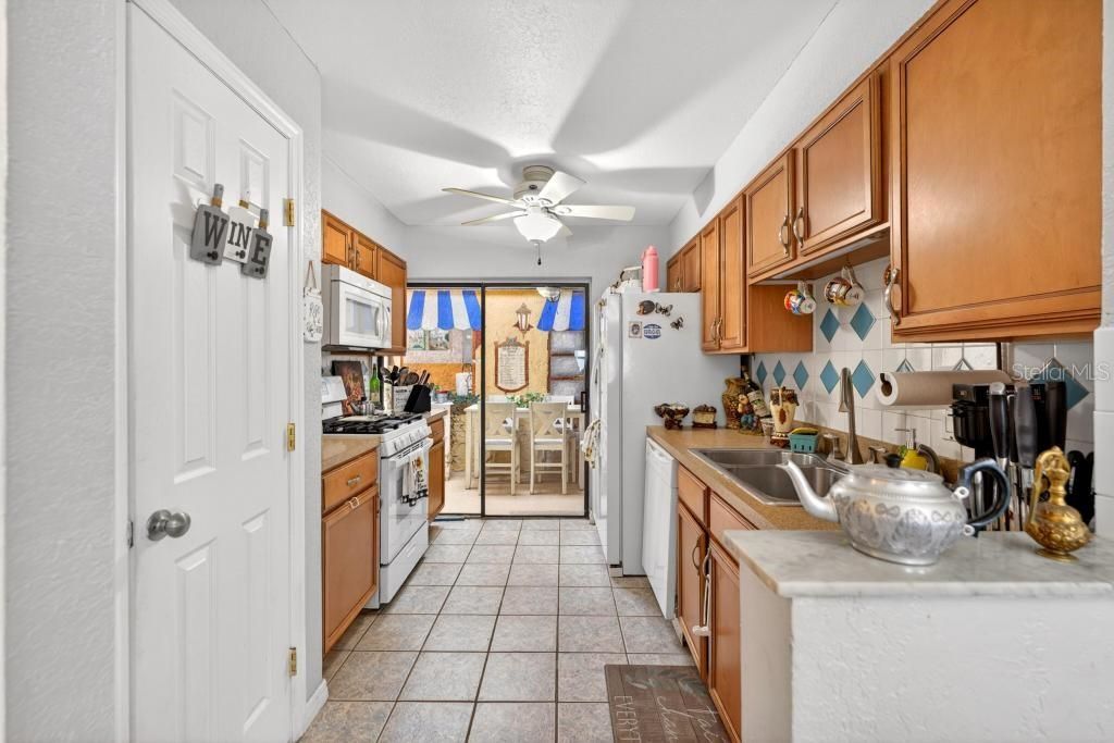 For Sale: $589,900 (6 beds, 4 baths, 2247 Square Feet)