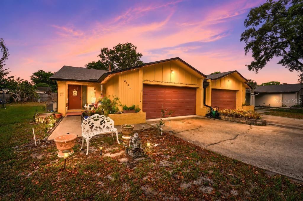 For Sale: $589,900 (6 beds, 4 baths, 2247 Square Feet)