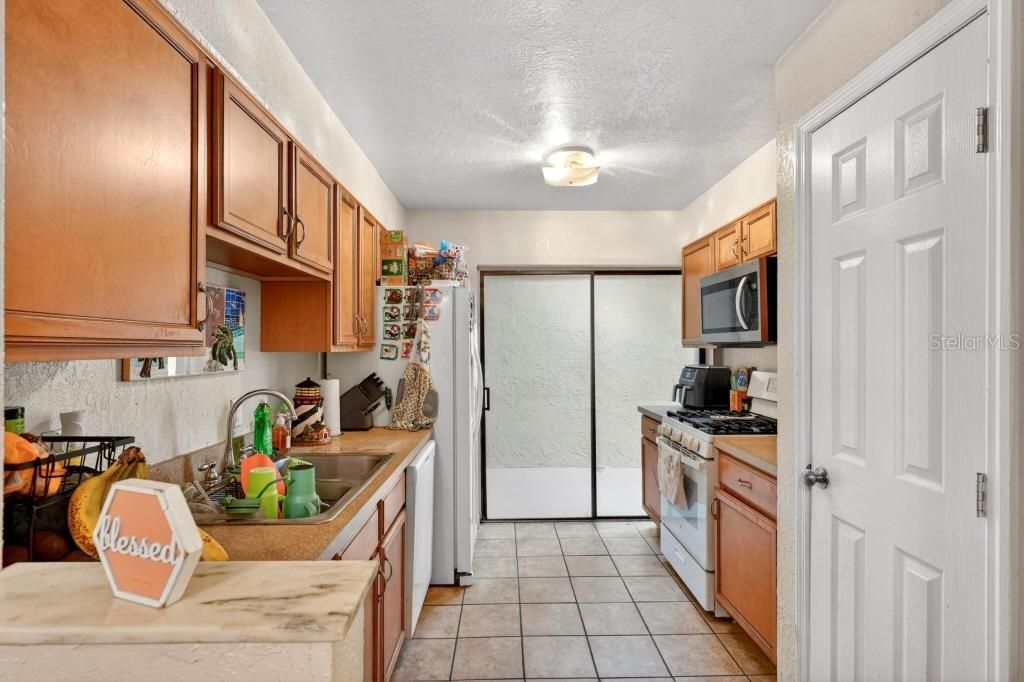 For Sale: $589,900 (6 beds, 4 baths, 2247 Square Feet)