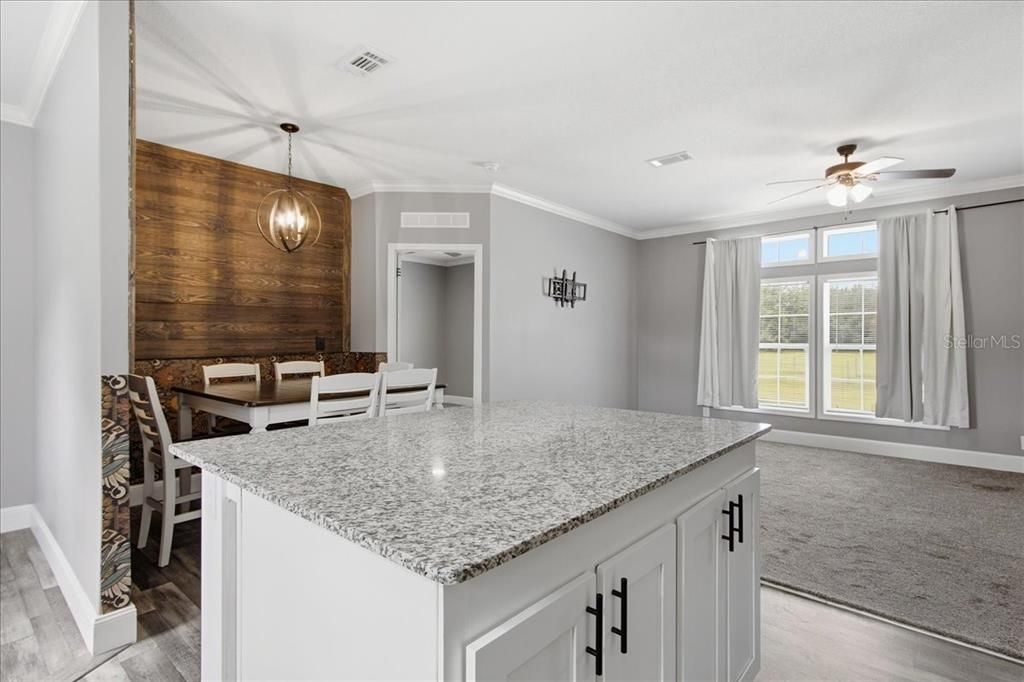 For Sale: $275,000 (3 beds, 2 baths, 1144 Square Feet)