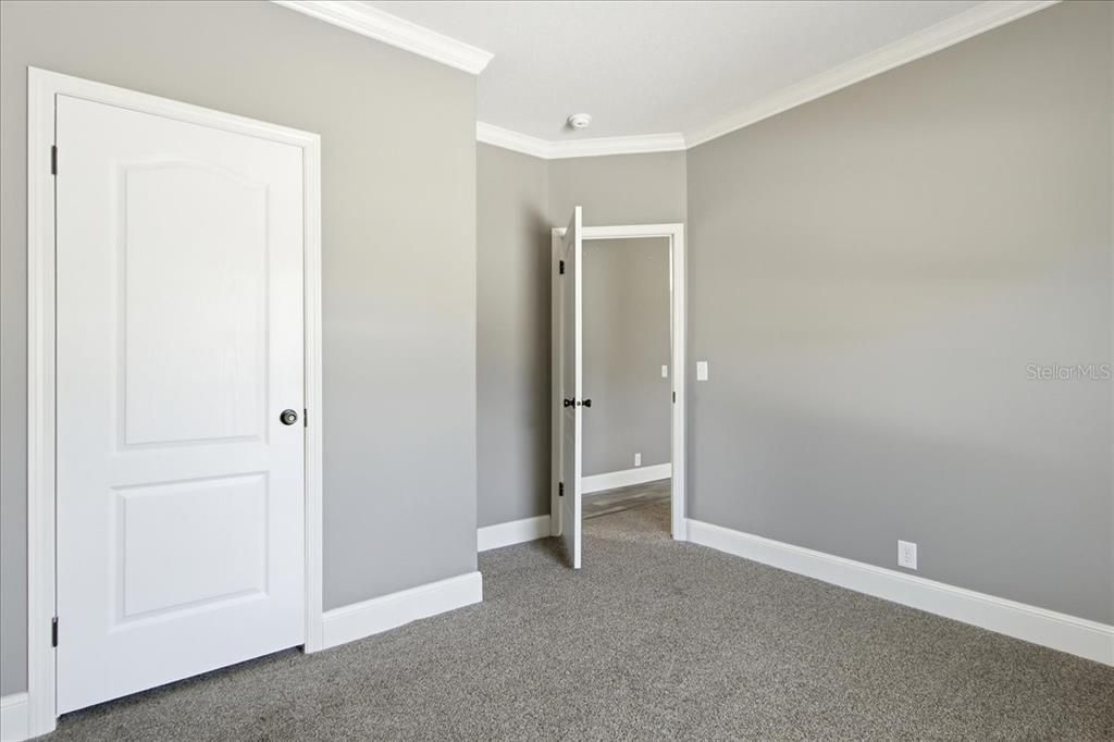 For Sale: $275,000 (3 beds, 2 baths, 1144 Square Feet)