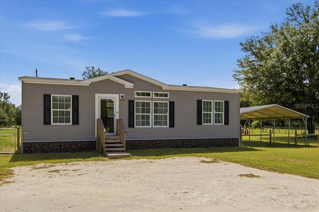 For Sale: $275,000 (3 beds, 2 baths, 1144 Square Feet)