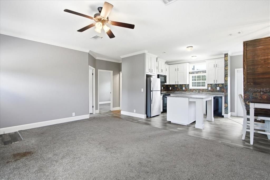 For Sale: $275,000 (3 beds, 2 baths, 1144 Square Feet)