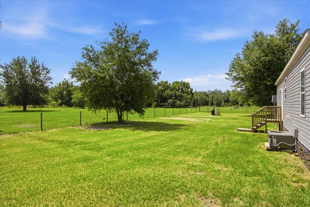 For Sale: $275,000 (3 beds, 2 baths, 1144 Square Feet)