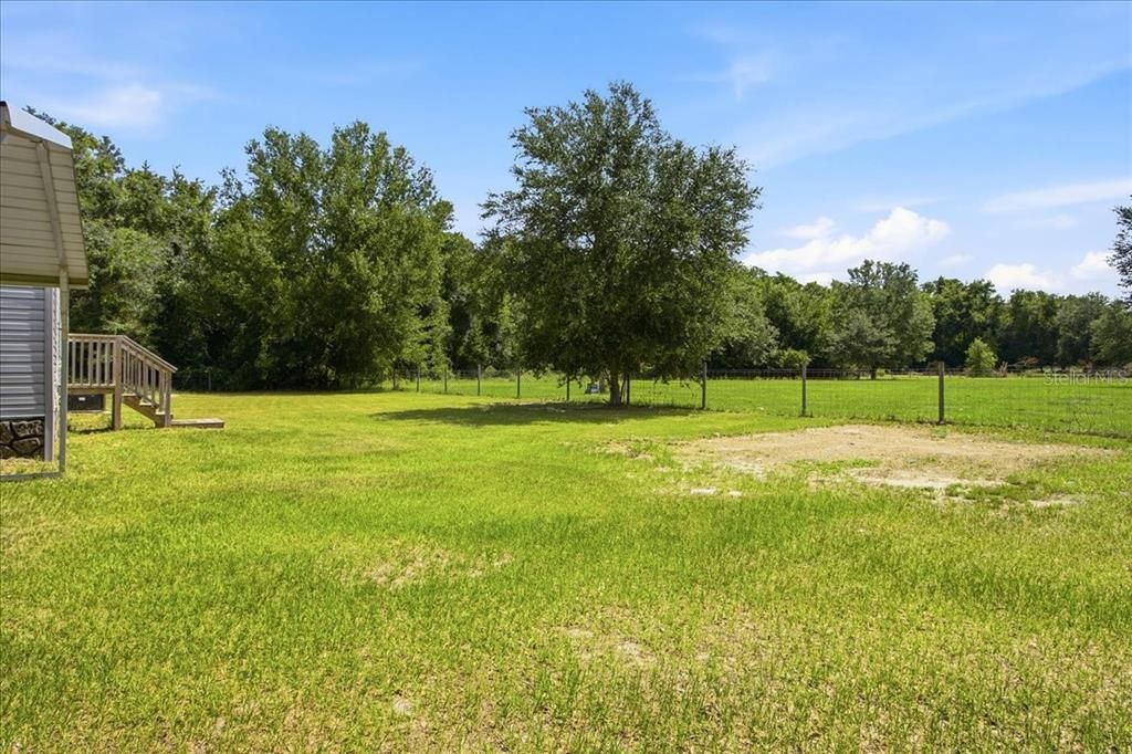 For Sale: $275,000 (3 beds, 2 baths, 1144 Square Feet)