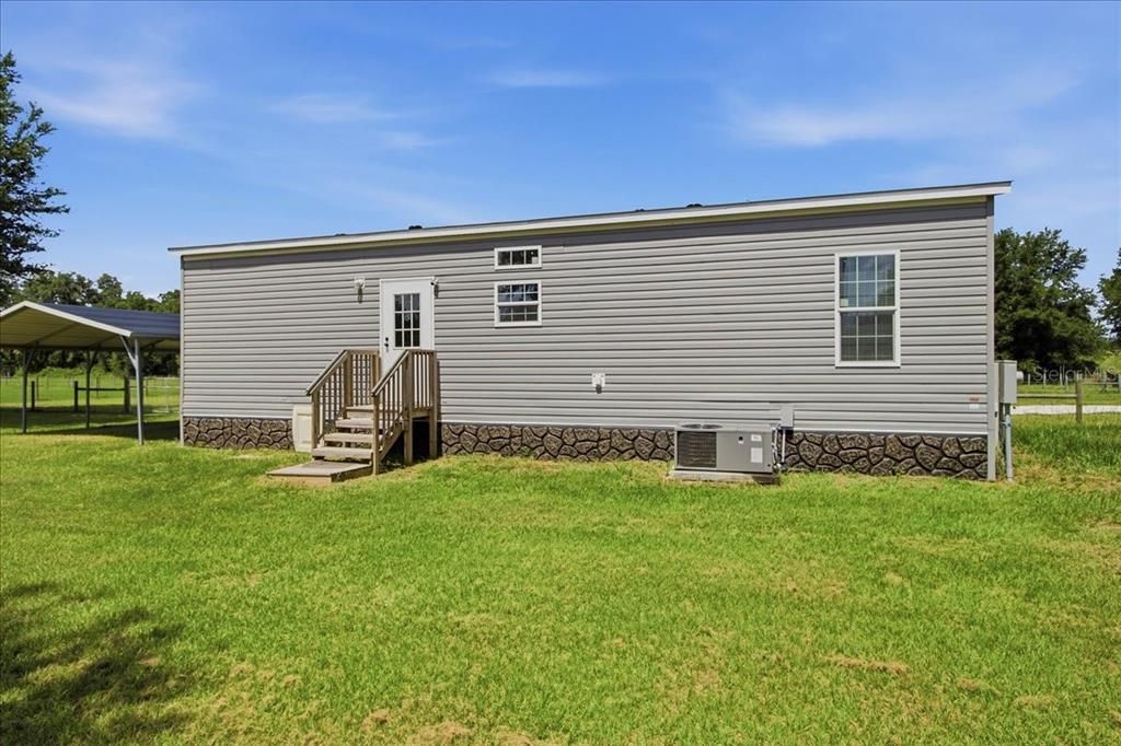 For Sale: $275,000 (3 beds, 2 baths, 1144 Square Feet)
