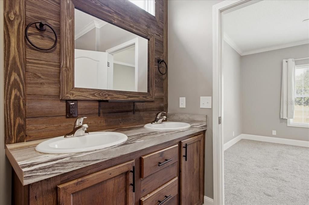 For Sale: $275,000 (3 beds, 2 baths, 1144 Square Feet)