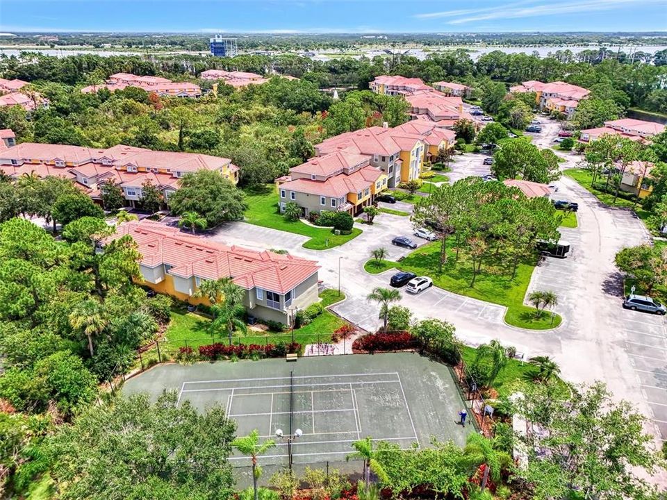 Active With Contract: $220,000 (2 beds, 2 baths, 1192 Square Feet)