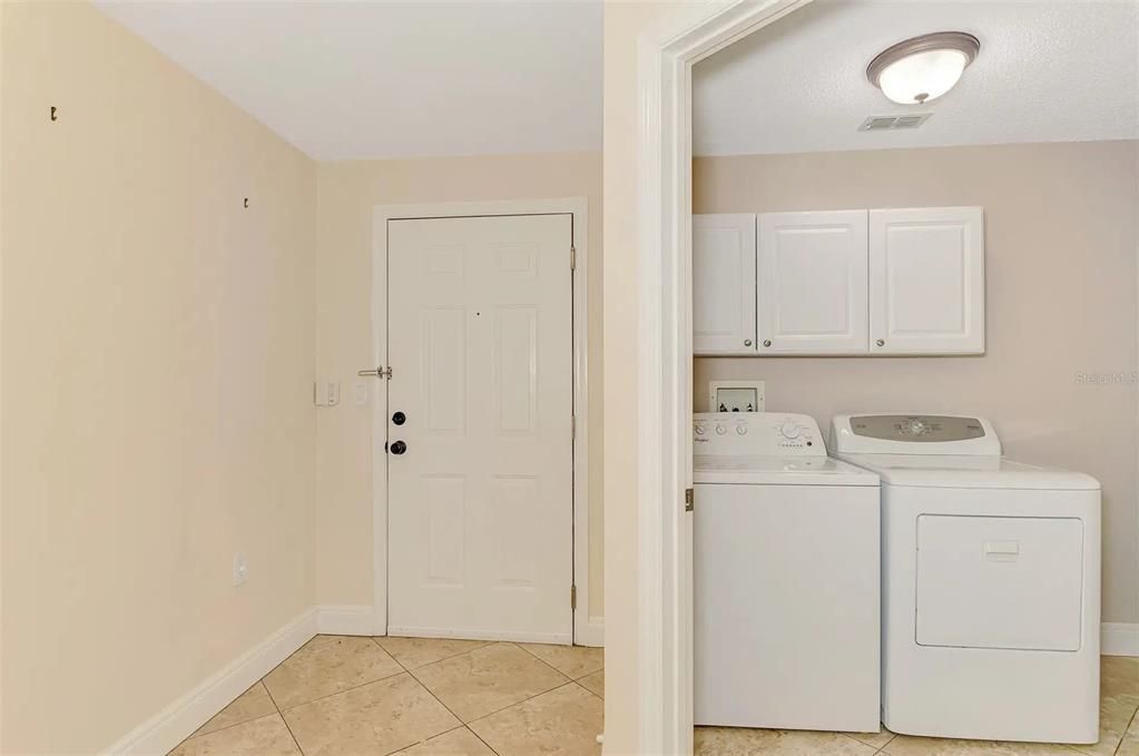 Active With Contract: $220,000 (2 beds, 2 baths, 1192 Square Feet)