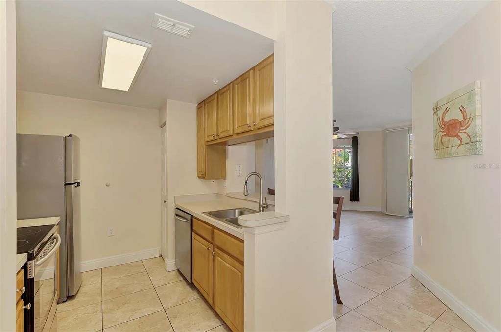 Active With Contract: $220,000 (2 beds, 2 baths, 1192 Square Feet)
