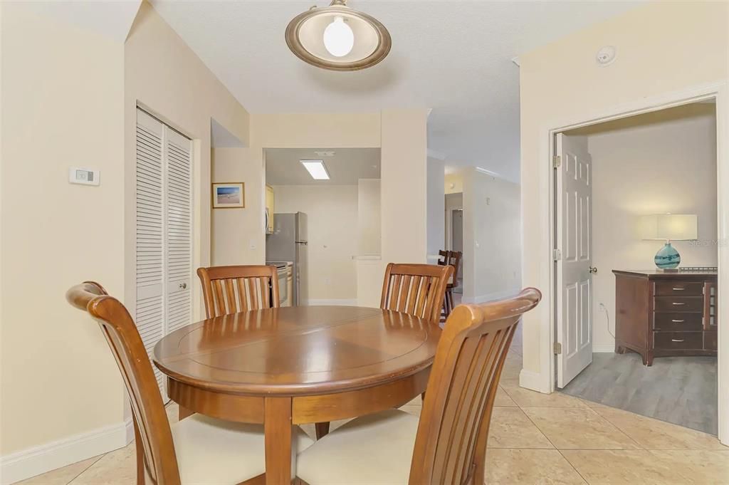 Active With Contract: $220,000 (2 beds, 2 baths, 1192 Square Feet)