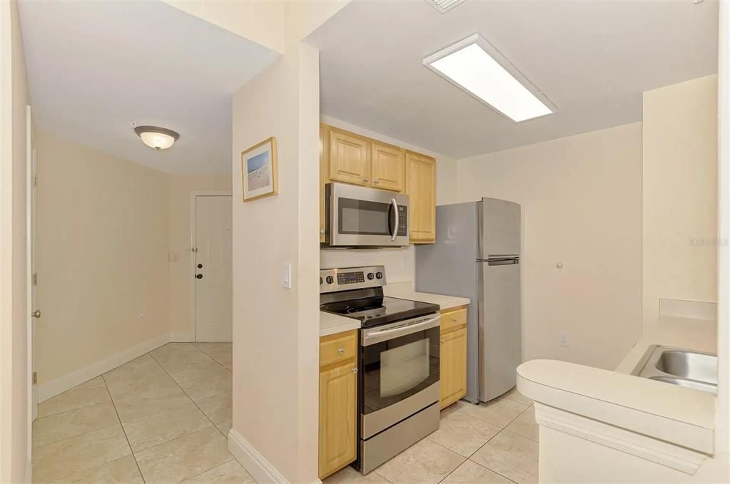 Active With Contract: $220,000 (2 beds, 2 baths, 1192 Square Feet)