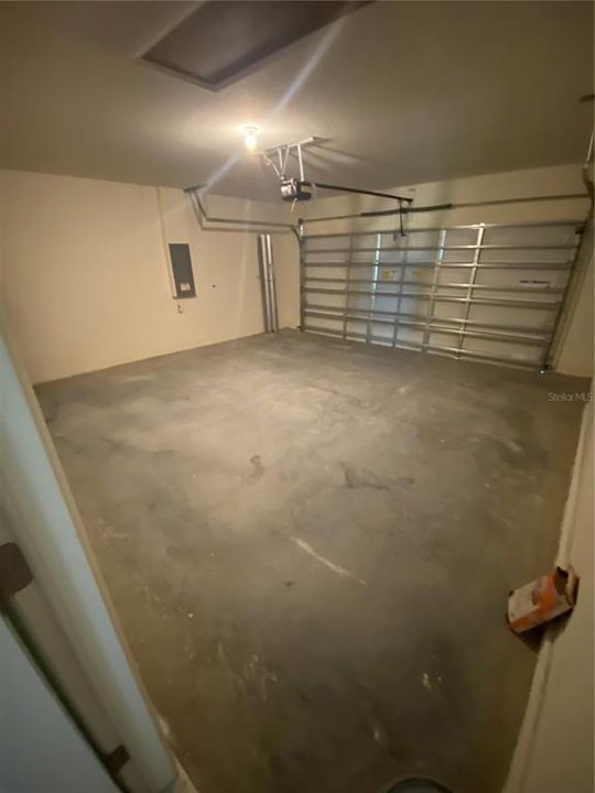 For Rent: $2,800 (4 beds, 2 baths, 1828 Square Feet)