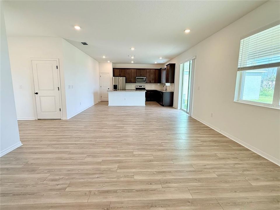 For Rent: $2,995 (5 beds, 3 baths, 2557 Square Feet)