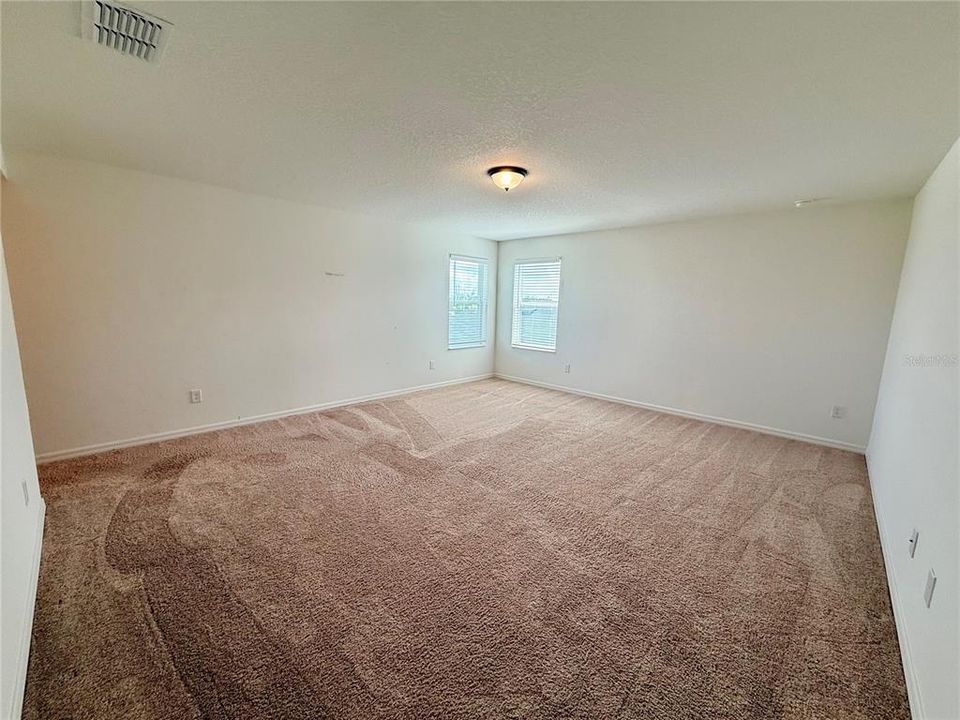 For Rent: $2,995 (5 beds, 3 baths, 2557 Square Feet)