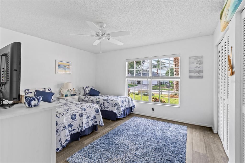 For Sale: $330,000 (2 beds, 2 baths, 1435 Square Feet)
